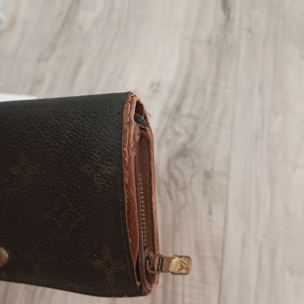 Louis Vuitton LV Portefeuille Tresor Bifold Wallet Medium Monogram Brown Purse